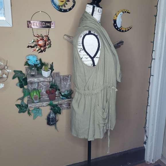 Elodie womans army green flowy utility vest - Picture 2 of 6